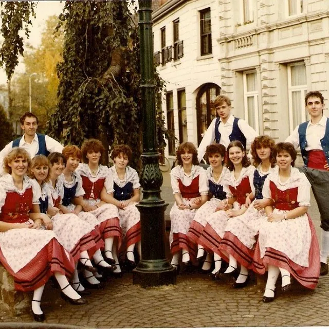Oudhollandse kleding dansschool 