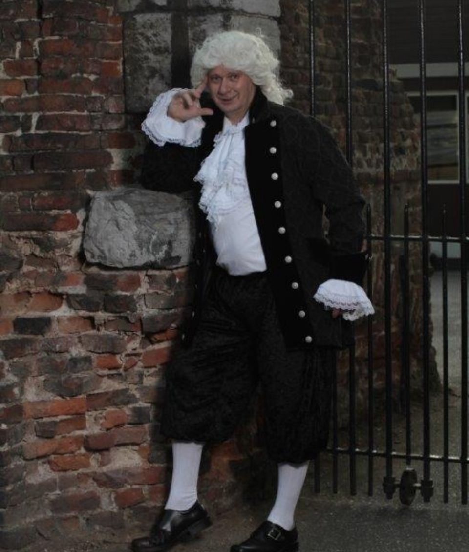 Man in middeleeuwse kleding